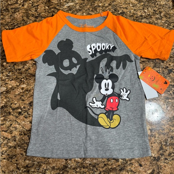 ✨NWT✨ Disney Mickey Mouse Halloween Tee - Picture 1 of 4